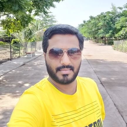 SourabhDilSe's profile picture. Software Engineer by profession,FOODIE🍟,Avid Traveller✈️