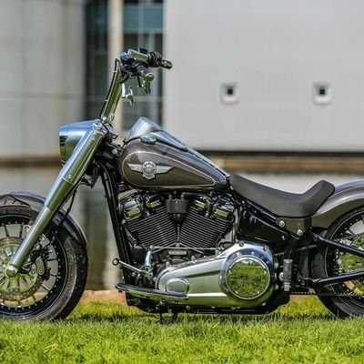 TheLandLordXxxX's profile picture. be ur self