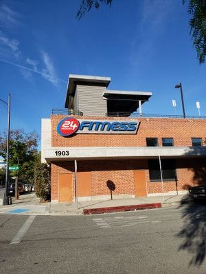 24 hour fitness located in Burbank, California