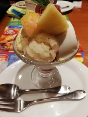 Marinka32219692's profile picture. ﾒﾝﾍﾗ女。躁鬱｡病みツイートしますのでご注意！。Like💖→勉強、読書、漫画、ジム、ｶﾗｵｹ、寝る、綺麗な方。デザインとかｲﾗﾚ、英会話とか勉強しています。尊敬する方はモカさん。ルキノさん。