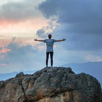 Nous encourageons des initiatives novatrices pour un avenir respectueux des hommes et de la planète, dans 3 domaines vitaux : logement, alimentation,numérique
