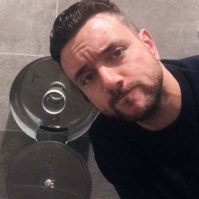 vitadimmmerda's profile picture. Che cazzo t'aspettavi?