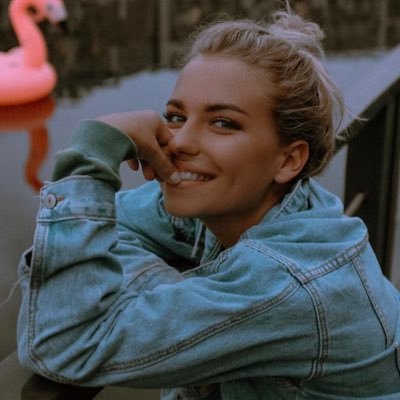 NvkPvlv's profile picture. 𝑹𝑷-𝑩𝒍𝒐𝒏𝒅𝒈𝒊𝒓𝒍-𝑹𝒖𝒔𝒔𝒊𝒂𝒏-𝟐𝟏🌸-𝑭𝒓𝒆𝒆