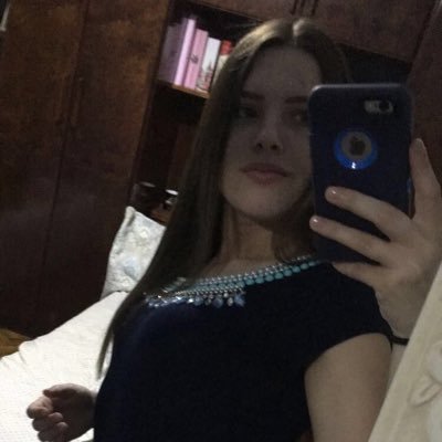 alezzzinha_'s profile picture. 