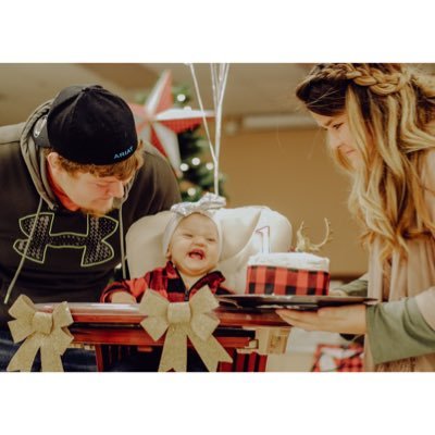 EmmaLou122117's profile picture. Whitley and Makayleighs momma 🖤 Dustins baby momma🥰