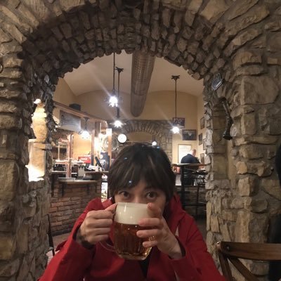 ビールのお店で仕込んでます。ライブと芝居が命綱。カトケンさん。赤堀さん。チェコ🇨🇿。ライブとビールの旅。伊坂幸太郎さん。ロースカ部員。ザ.クロマニヲンズ。俺達界隈。お松。推しは推せる時に推せ！吉田うどんこみや中毒ですね。