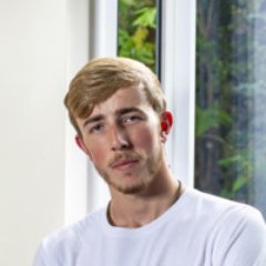 Professional photographer from Bath / Currently studying Press and Editorial photography at Falmouth University. IG:@Theoboxphotographer