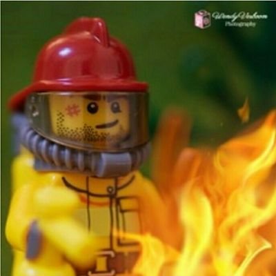 Afol minifigs sets 
en alles van brandweer
ook op instagram legocollector81