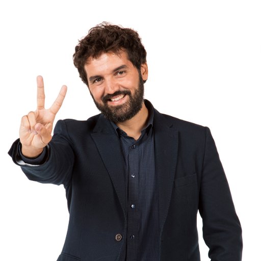 🎙 Journalist, sportscaster, announcer & host.
🏀 Basketball coach.
@MovistarBasket @MovistarNBA @Vamos
#dormiresdecobardes