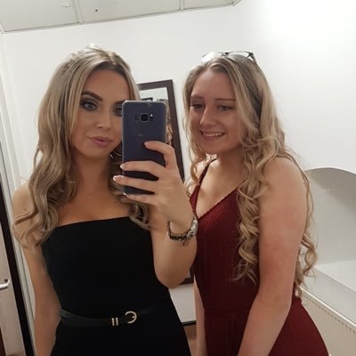 phoebelewis1512's profile picture. 