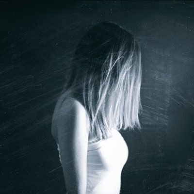 samantajzamperi's profile picture. “Dentro di me vivono un angelo che sorride, un diavolo che deride e una puttana impertinente che fa il filo sia all'angelo che al demone.” @andrealerario • noDM