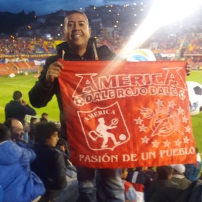 JairoVa18457990's profile picture. Enamorado de mi hermoso hijo Santiago, hincha del rojo América, las motos mi pasión y profesión.