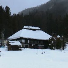 茅葺き屋根と囲炉裏の古民家 白馬マル七 (@hakuba07) / Posts / X