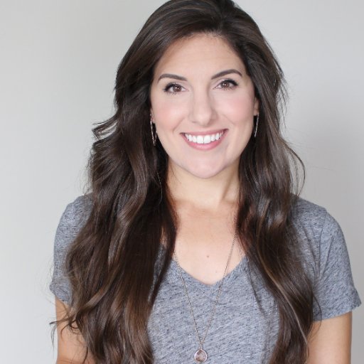 DonataWhite's profile picture. Simplify your life + your business and #gettothegoodstuff. I teach you how to create content that converts + turn your Ideal Life into your REAL life.