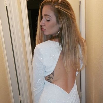 CamiGorham's profile picture. I belong in a field of wild flowers  🌻 🏳️‍🌈