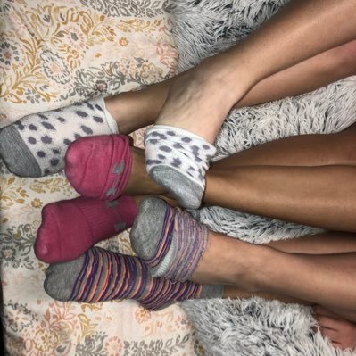 you can buy our sexy college roommate feet pics and our dirty smelly socks, DM us a price and tell us who’s ur fav 😚😝 Cash app: $CollegeKittens