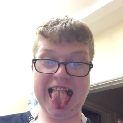Very keen fortnite player but still need to improve. I am very smart as I have a very wide knowledge on different topics. Play Fifa, CoD and more.