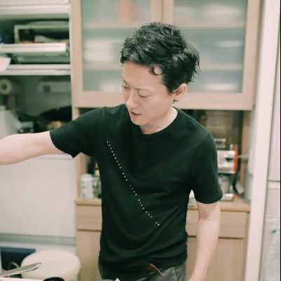 ミーヤです。HP「ミーヤブログ┃彼女にモテる男の料理」パスタなどレシピや調理アイテムも紹介👉https://t.co/5c4DbeL6qu.大阪在住。休日自宅でビール片手にレストラン風な料理を作る事が趣味。Instagram @ mamma.mi_ya 好きな料理人：落合務と道場六三郎。他の趣味は自転車とPC改造。