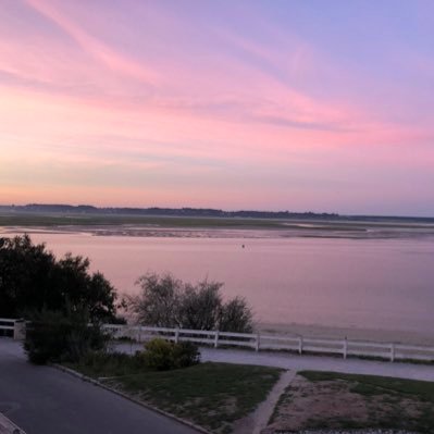 laurencepeb's profile picture. regarder, écouter, dessiner des mots et des images...