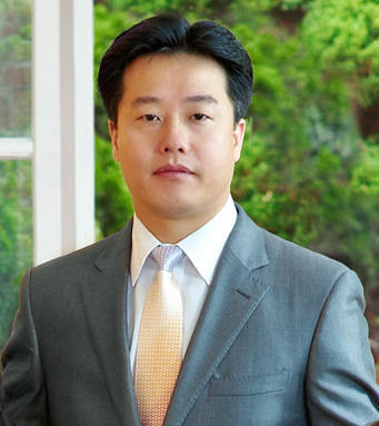 ☆현. 한국소비자진흥원 총재
☆현. 서울시 민생경제정책위원장
★전.한국자유총연맹 서울특별시지부 부회장 ★현.대한상공회의소 중소기업위원회 위원 ★전.대한장애인축구협회 부회장 ★전.대한지적장애인축구협회 수석부회장