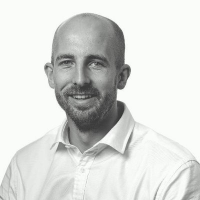 Adventurer; traveler; gym buddy; DIYer; Guinness drinker; popcorn lover; Professional 9-5er at @canvas8; creator of @MNDcharity events