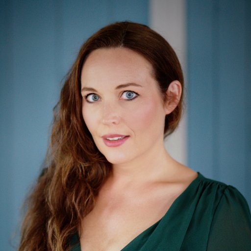 Hibernaculum's profile picture. Sanger, ordekvilibrist og grafisk designer