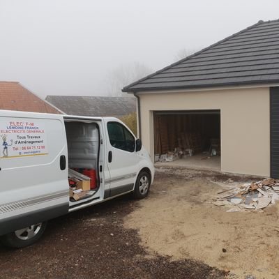 1700_vmax's profile picture. Artisan Électricien