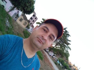 UelitonSenna1's profile picture. ser louco e não me esconder