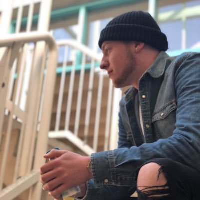 jack___ward's profile picture. 18/ Double nose ring and what 🤙🏻