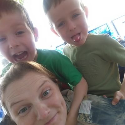 lolly011's profile picture. 'Aim for the stars, you'll at least hit the ceiling'