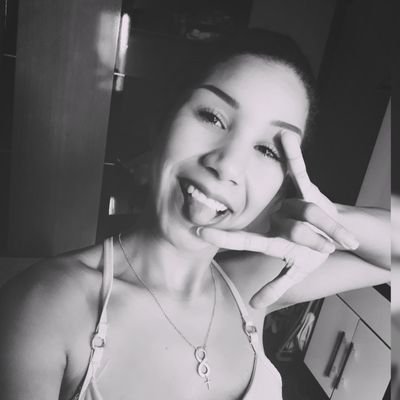 Fé Em Deus Que Ele Sim É Justo 🌼
Mamãe De Uma Menina : Phietra 👭🏻😍
19 Anos|
Em Um Relacionamento 👨👩👧
