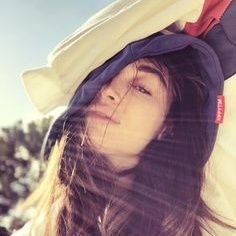 AstryGrimm's profile picture. 🌱 Professeur de Botanique sur @WorldofPotterFR 🌱 Ancienne médicomage 
Ancienne Serpentard 🐍
Personnage fictif 🇫🇷