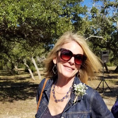 Texas gal & proud Aunt 1st! Former luxury travel, spa & food PR guru, Beto supporter & political junkie. TX Longhorn football fan, foodie & lake lover.