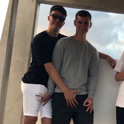 insta : chrisroberts98