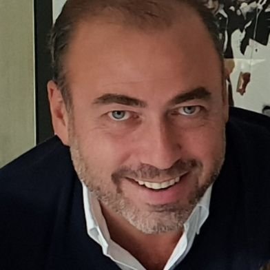 Enamorado del sector inmobiliario. CEO de Zittus Management Gestión de Alquileres.
Antes Anticipa (Blackstone), socio fundador de Copernicus, Aktua o idealista.