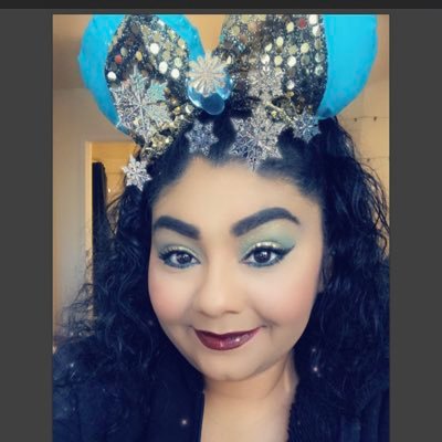 Living my life one day at a time. Smiling as much as I can and enjoying life. Aurora’s Mommy 💖 Disney Lover 🖤 ⚓️ California Queen 👑 Dodgers 💙 Cowboys ⭐️