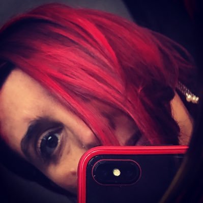 Le principesse sono bionde con gli occhi azzurri, le regine more e tatuate! (cit.)