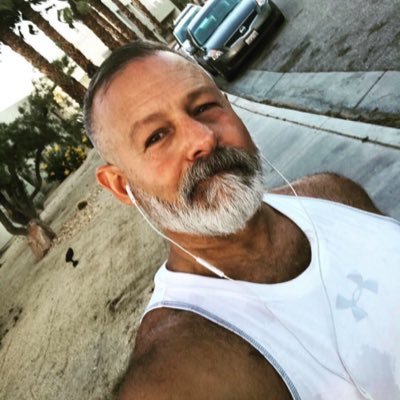 Meet one of the sexiest gray-bearded bears on social media. https://t.co/0rL7Lng8u6 Instagram: barnabysdaddy https://t.co/M5Jfw9KPjg