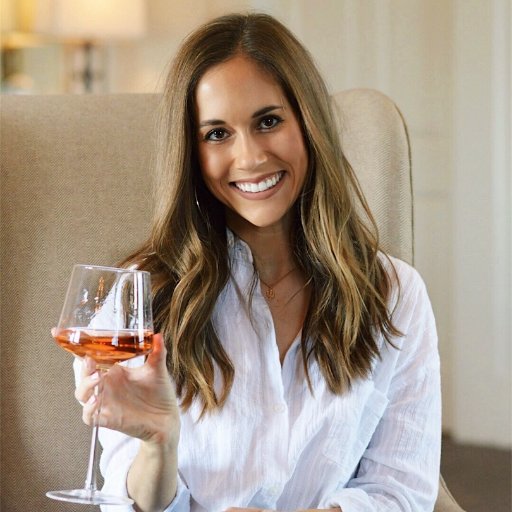 LHouston_'s profile picture. happily married | marketing professional | @barre3 instructor | lover of healthy treats & a good almond milk latte