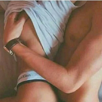 Tus besos... siempre han sido los mejores, los extrañaba 😍😍