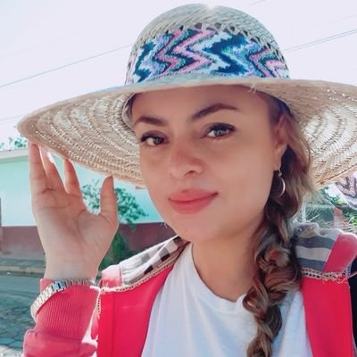 trabajar con amor la tierra nos permite asegurar el alimentoi en nuestra mesa . Agrónomos de🖤 ❤✌