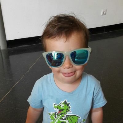 Victor_Gomis's profile picture. Always looking to learning more about technology, future, marketing & sales