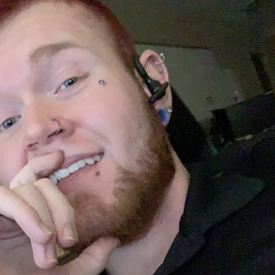 IT Support Tech 🖥 Cosmetologist 💁🏼‍♂️ CNA 👨🏼‍⚕️  ~Live well, Laugh often, Love much~ 💙 🏳️‍🌈 NSFW and if you know me personally beware 😂