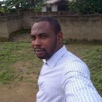 Am tall,huge,light in complexion,friendly,understanding,loving, caring,sincere, reliable,diligent and honest..