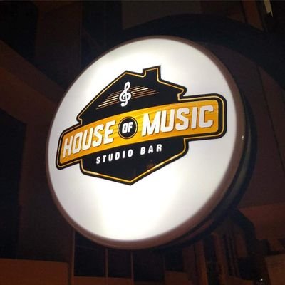 House of Music Studio Bar 
(11) 97221-8436 Whatsapp 
( Ensaios,Gravações,Luthieria e Pocketshows )
Alphaville-Barueri-Sp