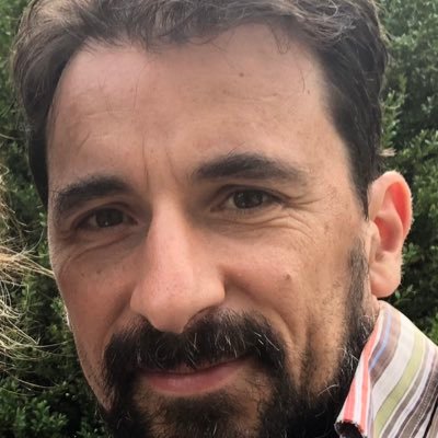 Facilitateur professionnel, auteur et conférencier engagé pour la transition vers un monde plus soutenable et plus démocratique.