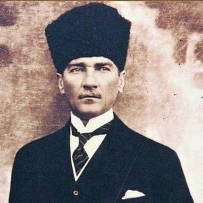 Para silahtır ama SİYASET, tetiği ne zaman cekeceğini bilmektir.
#ateizm #Atatürk #Elcibey