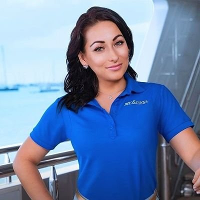 Steward on Bravos Below Deck ⚓

IG: @laurabetancourt

Personal Trainer - Sports & Exercise Nutritionist - Yoga Instructor