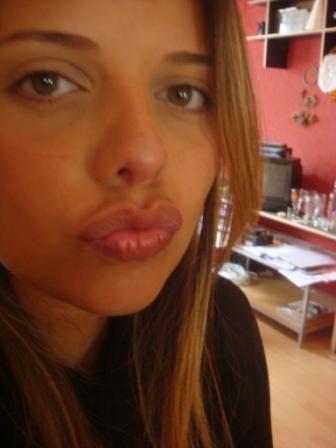 rafaelamiotto's profile picture. ontem acordei de saco cheio, hoje acordei igual a ontem…