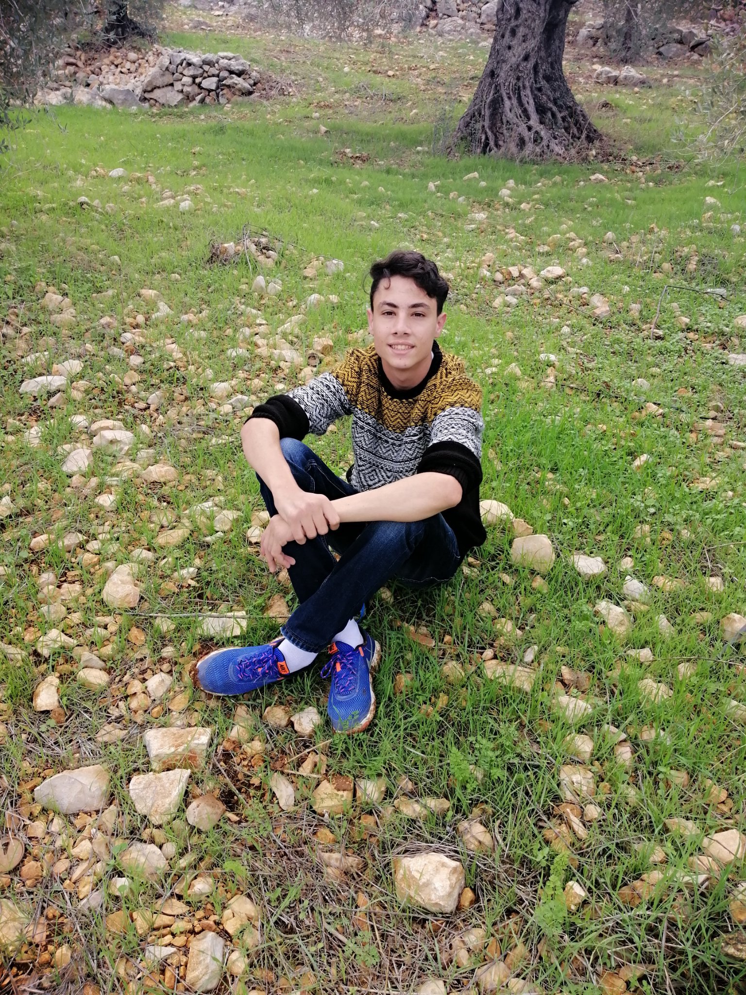 ابحث عن فتاه عندما تقول لها نلعب تحكيلك انا بضهرك 🌼🌼😎
